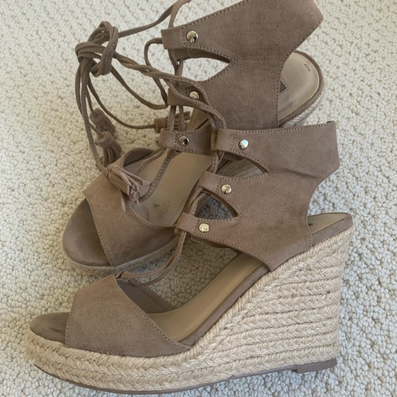 Forever 21 wedge sandals - Picture 2 of 4